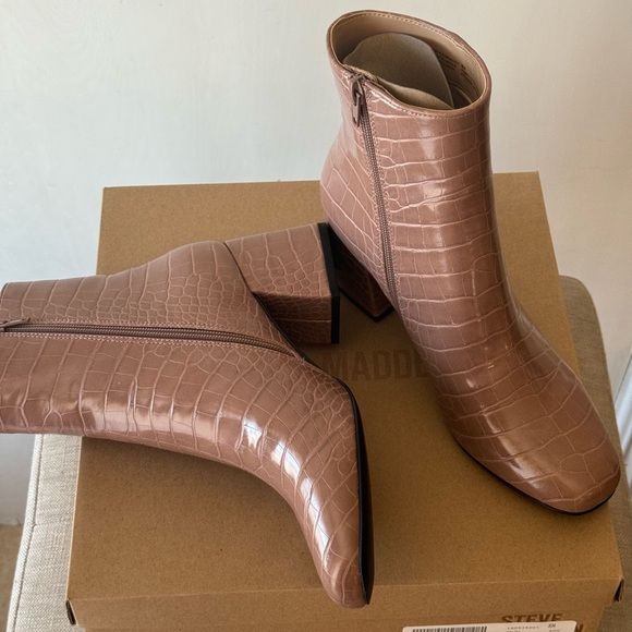 NIB Steve Madden "Darma" Crocodile Embossed Blush Tan Ankle Bootie Size 8 - Picture 10 of 16